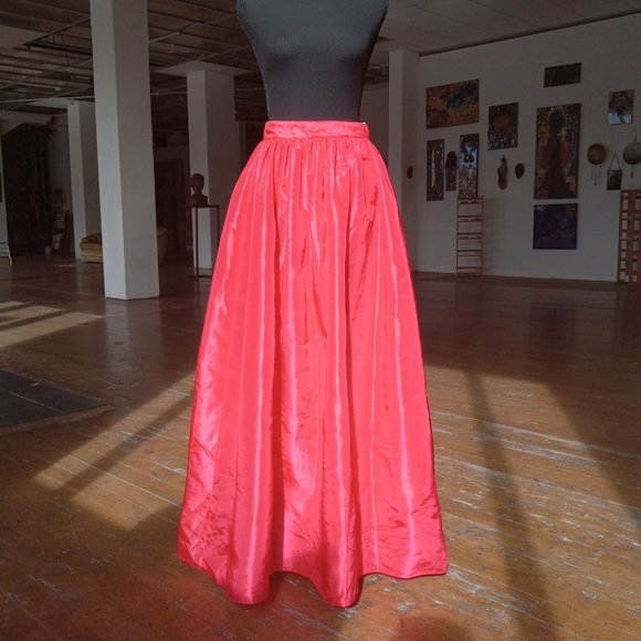 Tomato red maxi length Circle coat with built-in petticoat - Picture 5 of 6